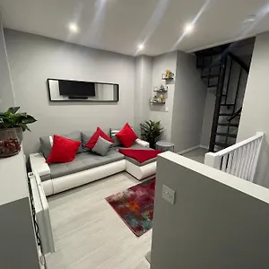 Unique Duplex Free Parking Free Wi-fi 6 Minutes From Leeds Centre , Leeds (West Yorkshire) United Kingdom